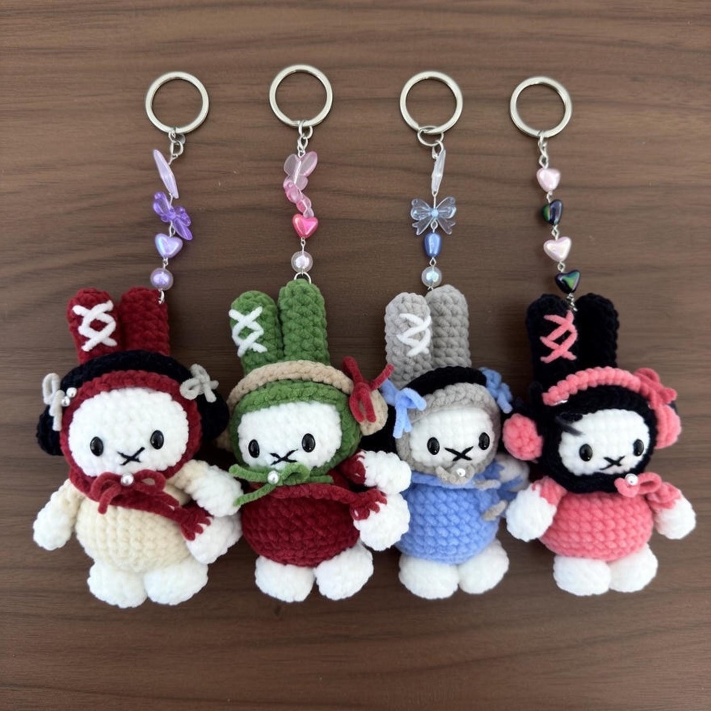 Crochet Bunny Keychain – Kawaii Amigurumi Rabbit Bag Charm, Soft Chenille Yarn Plush, Cute Gift for Her, Backpack Accessory