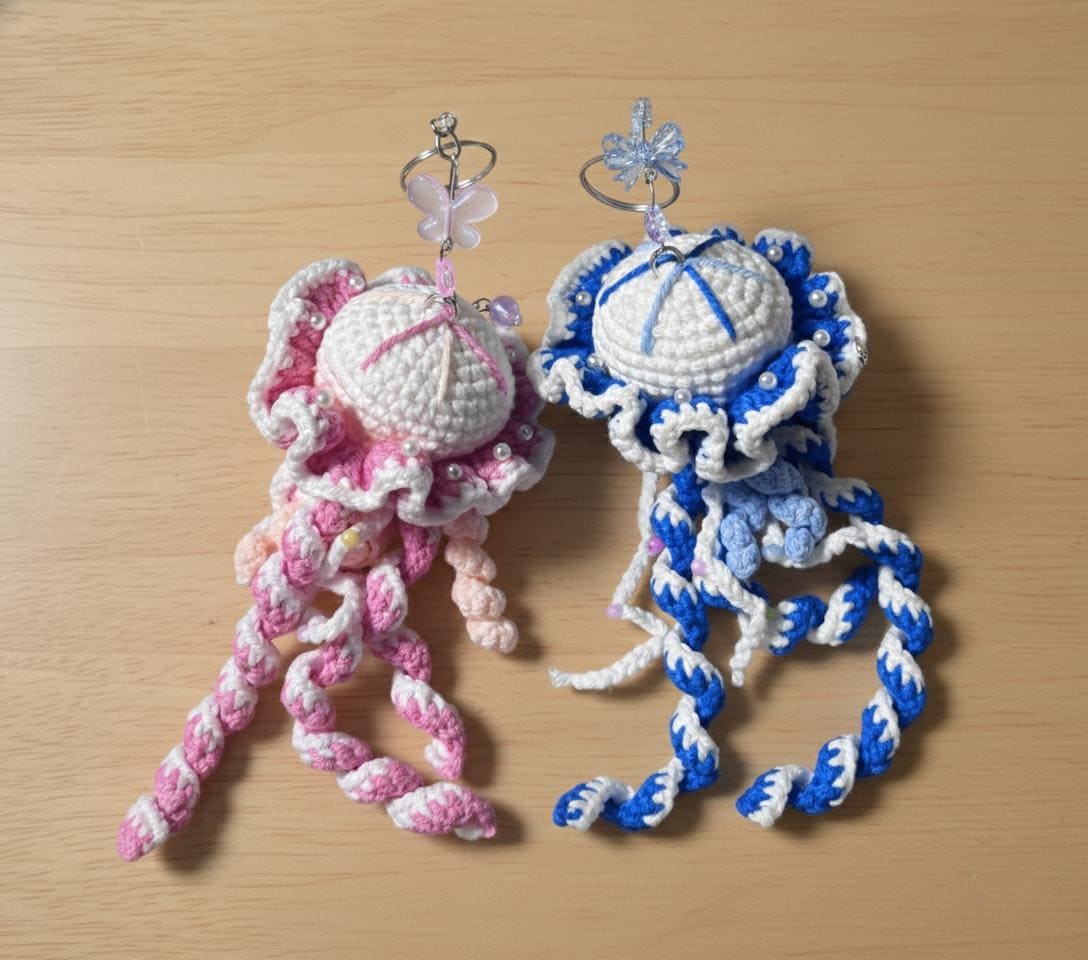 Handmade Crochet Jellyfish,  Handmade Bag Accessory, Pink & Blue Amigurumi Keychain,  Kawaii Ocean Theme Gift, Coquette Aesthetic Bag Charm