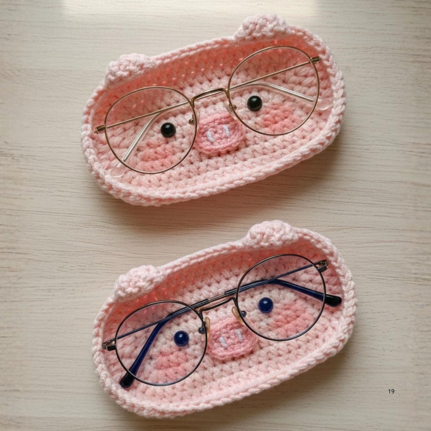 Handmade Crochet Animal Glasses Holder - Finished Product, Cute Eyeglass Holder, Eyeglass Holder Crochet, Desk Accessory Gift, Glasses Stand