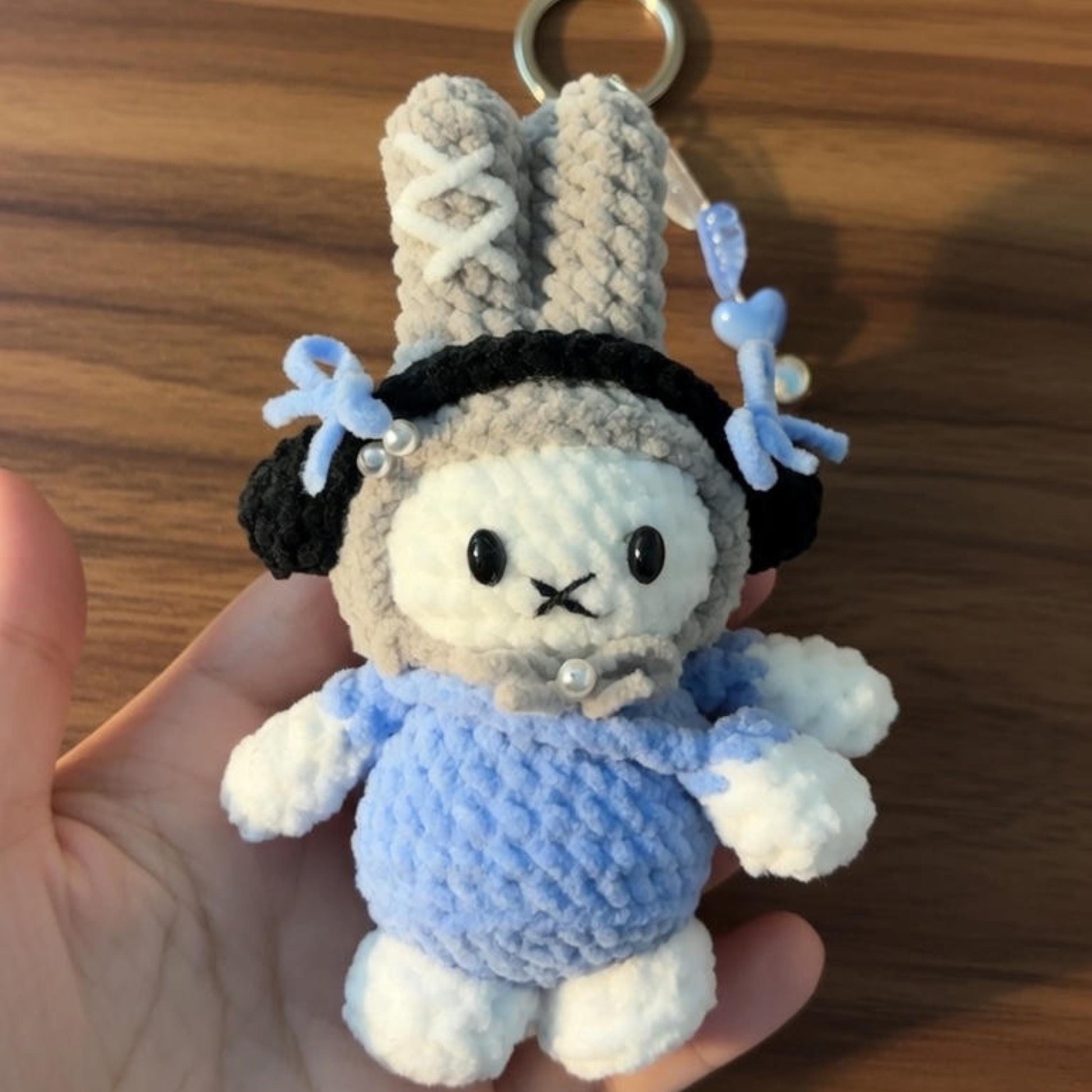 Crochet Bunny Keychain – Kawaii Amigurumi Rabbit Bag Charm, Soft Chenille Yarn Plush, Cute Gift for Her, Backpack Accessory