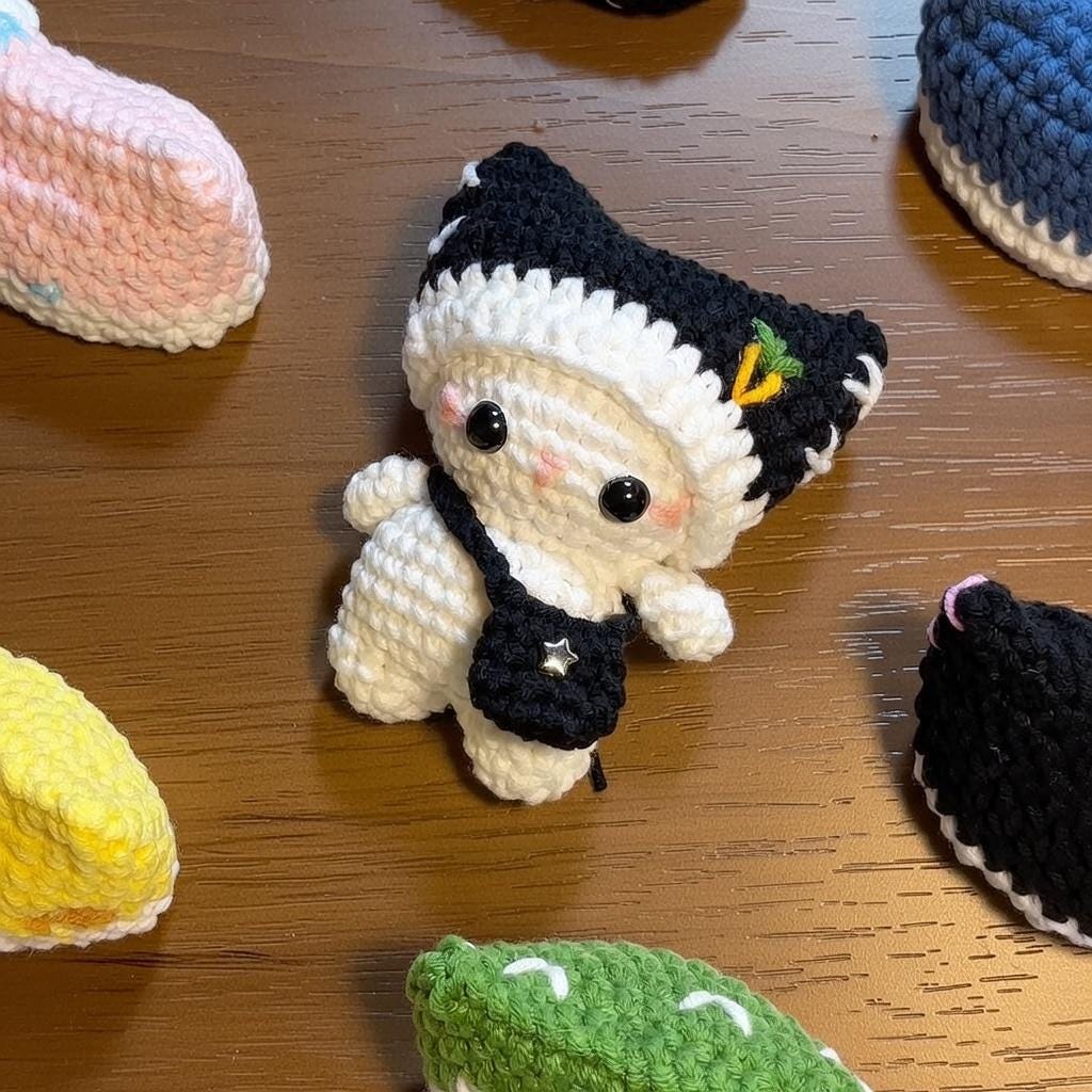 Crochet Cat Keychain, Handmade Amigurumi Kitten Plush, Kawaii Dress Up Cat Toy, Gift for Cat Lovers, Personalized Gift