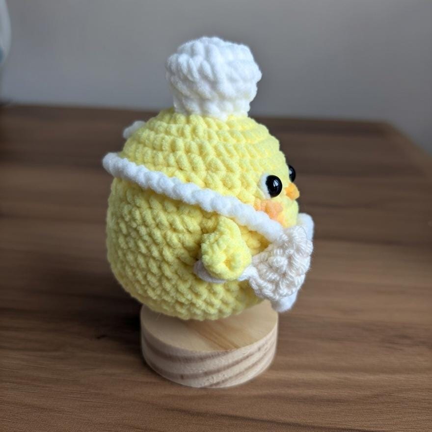 Cute Crochet Chef Chick Amigurumi, Yellow Chick Plush with Apron, Handmade Kitchen Decor, Funny Gift for Baker