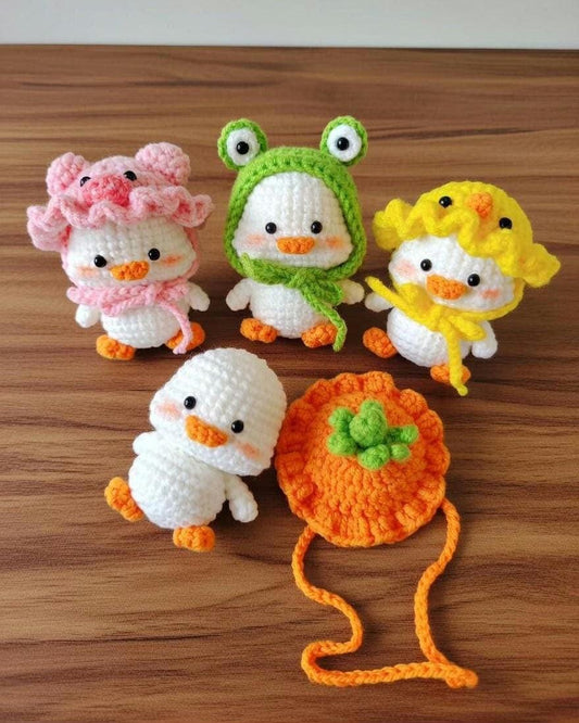 Cute Crochet Duck, Little Duck with Removable Hat, Kawaii Frog Pig Chick Bonnet, Mini Stuffed Animal, Car Dashboard Decor.
