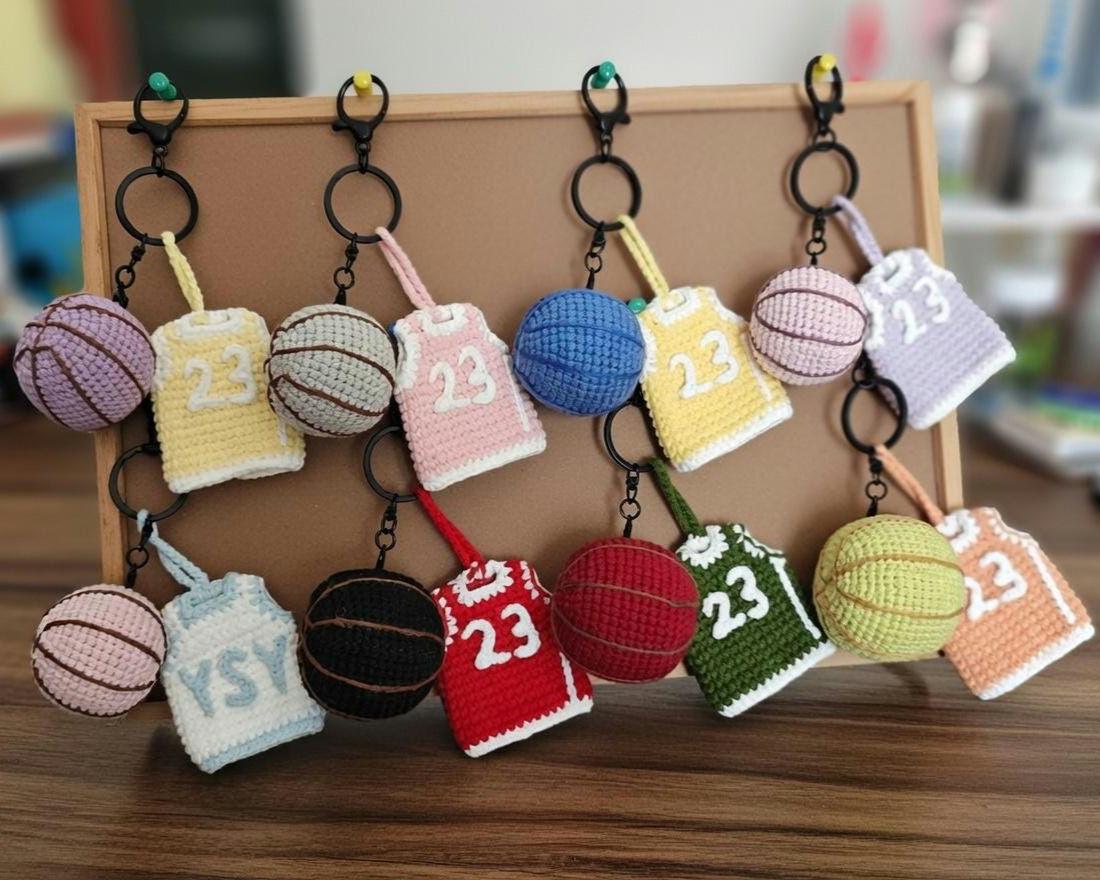Personalized Crochet Basketball Keychain, Custom Jersey Number Keyring, Sports Bag Charm, Basketball Player Team Gift, Senior Night Favor