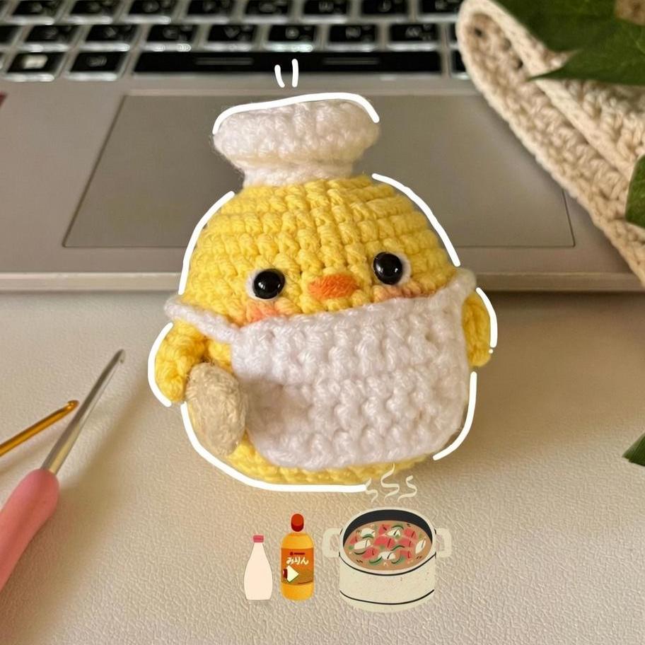 Cute Crochet Chef Chick Amigurumi, Yellow Chick Plush with Apron, Handmade Kitchen Decor, Funny Gift for Baker