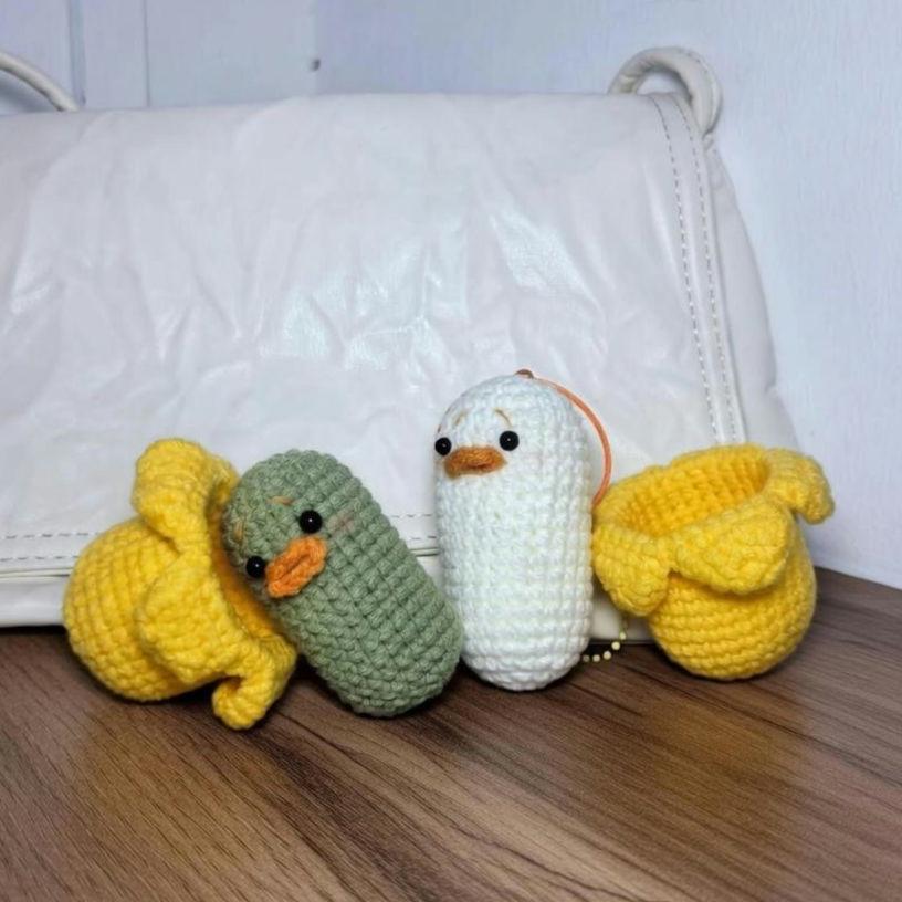 Cute Crochet Banana Duck Keychain, Amigurumi Fruit Plushie, Funny Peeled Banana, Kawaii Bag Charm, Handmade Gift for Best Friend