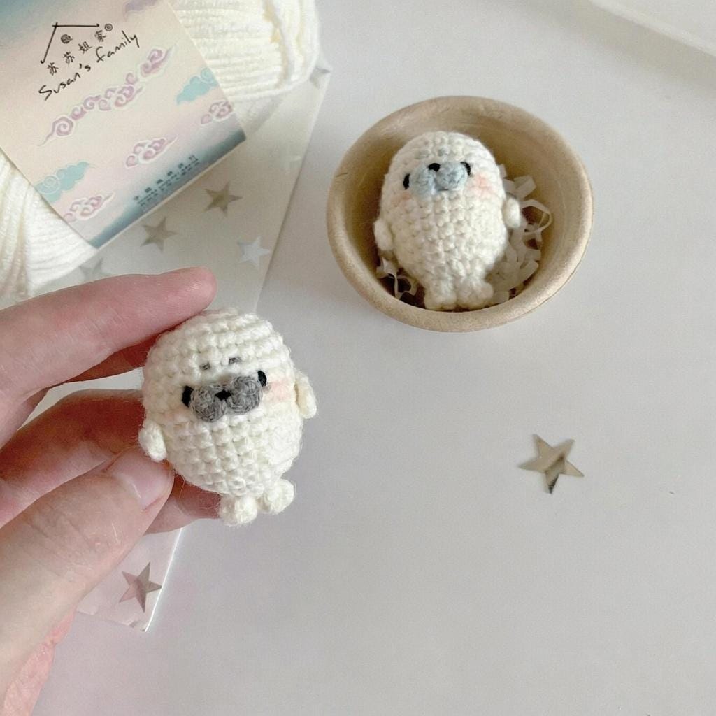 Crochet Seal Phone Charm, Amigurumi Seal Keychain, Cute Kawaii Animal Bag Charm, Handmade Ocean Animal Accessory, Gift for Seal Lover