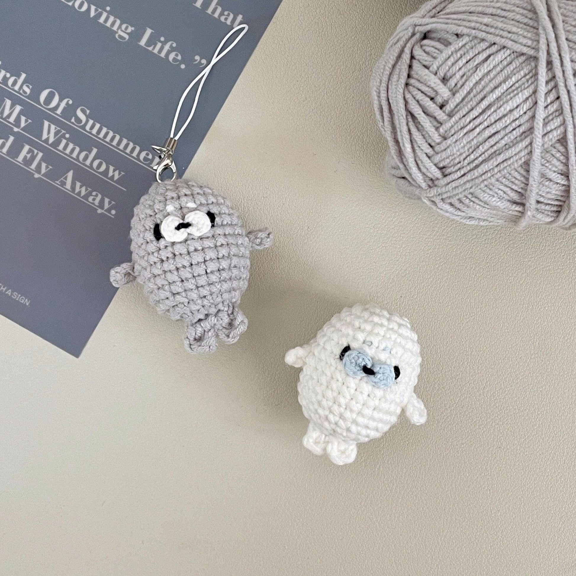 Crochet Seal Phone Charm, Amigurumi Seal Keychain, Cute Kawaii Animal Bag Charm, Handmade Ocean Animal Accessory, Gift for Seal Lover