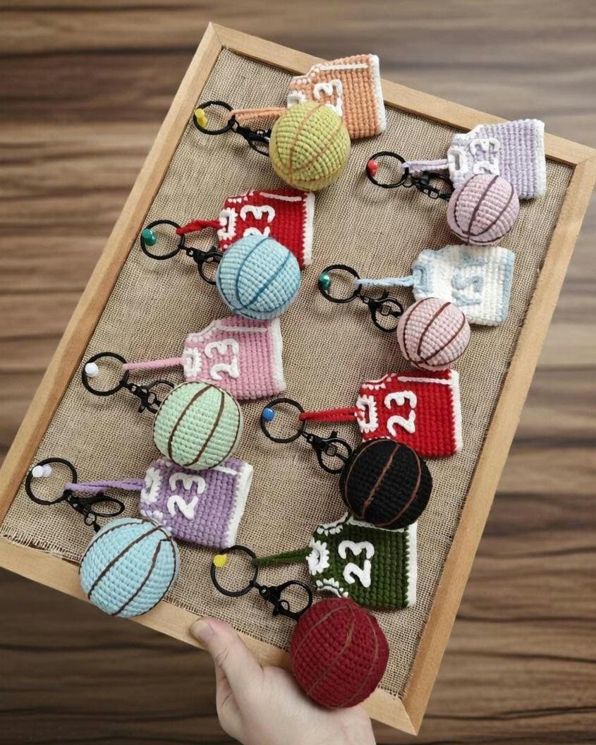 Personalized Crochet Basketball Keychain, Custom Jersey Number Keyring, Sports Bag Charm, Basketball Player Team Gift, Senior Night Favor