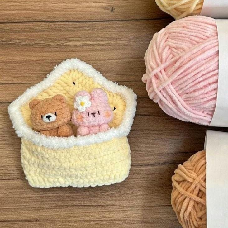 Mini Amigurumi Bear and Bunny Keychain in Sleeping Bag, Chunky Yarn Crochet Plush Bag Charm, Kawaii Backpack Accessory, Cute Pocket Hug