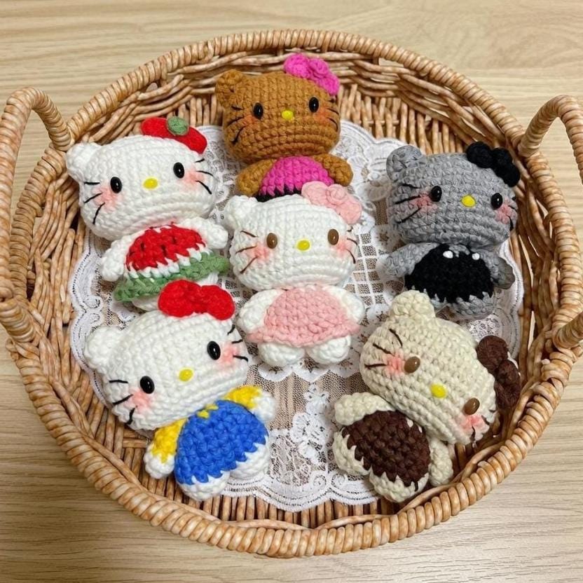 Hello Kitty Crochet Keychain, Amigurumi Kitty Doll, Handmade Cat Keyring, Cute Bag Charm Gift for Her, Kawaii Anime Plush Charm