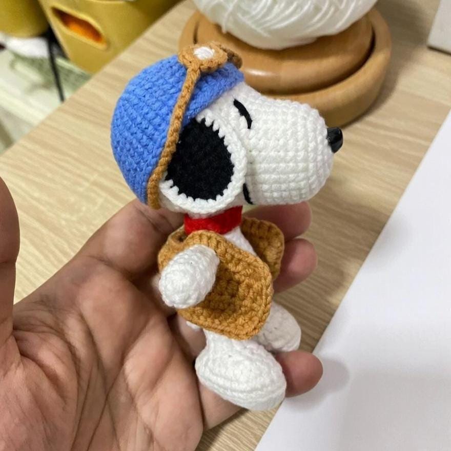 Pilot Snoopy Crochet Keychain, Aviator Dog Amigurumi Bag Charm, Handmade Cartoon Keyring Gift for Peanuts Lover