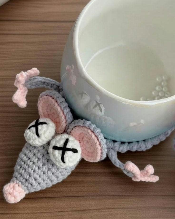 Funny Crochet Animal Coasters, Squashed Rat Frog Donkey Duck Mug Rug, Handmade Amigurumi Cup Mat, Quirky Desk Decor, Unique Yarn Gift