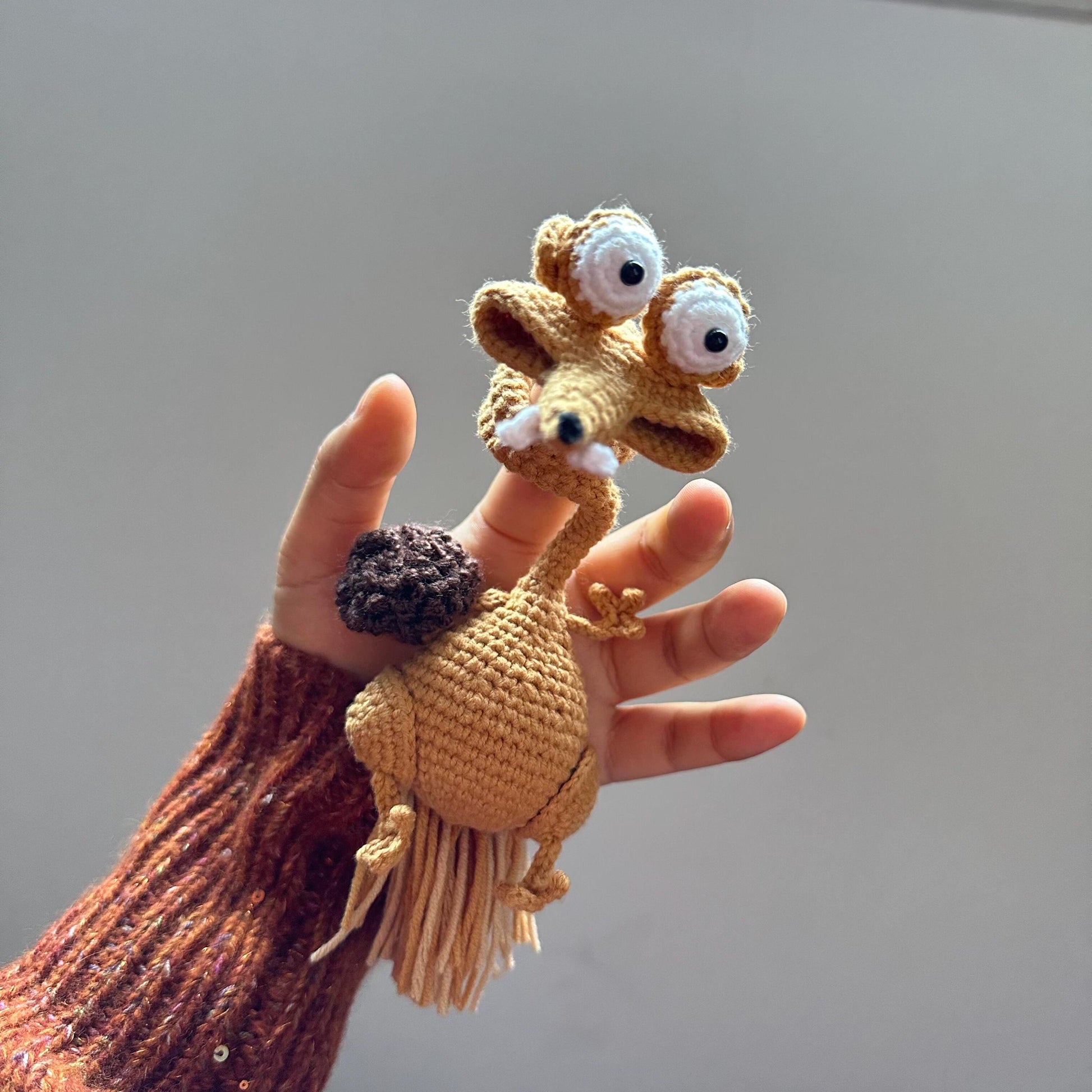 Crochet Long Neck Squirrel Bag Charm, Funny Amigurumi Animal Bag Accessory, Cute Handmade Plush Charm, Unique Gift for Her Him