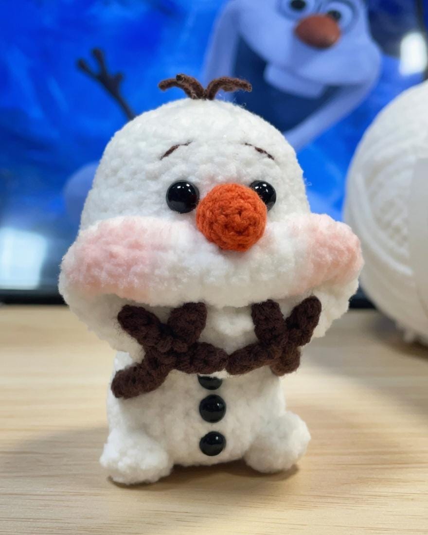 Crochet Olaf Snowman Keychain, Frozen Olaf Amigurumi Keychain, Cute Snowman Bag Charm, Handmade Crochet Keyring, Kawaii Winter Gift