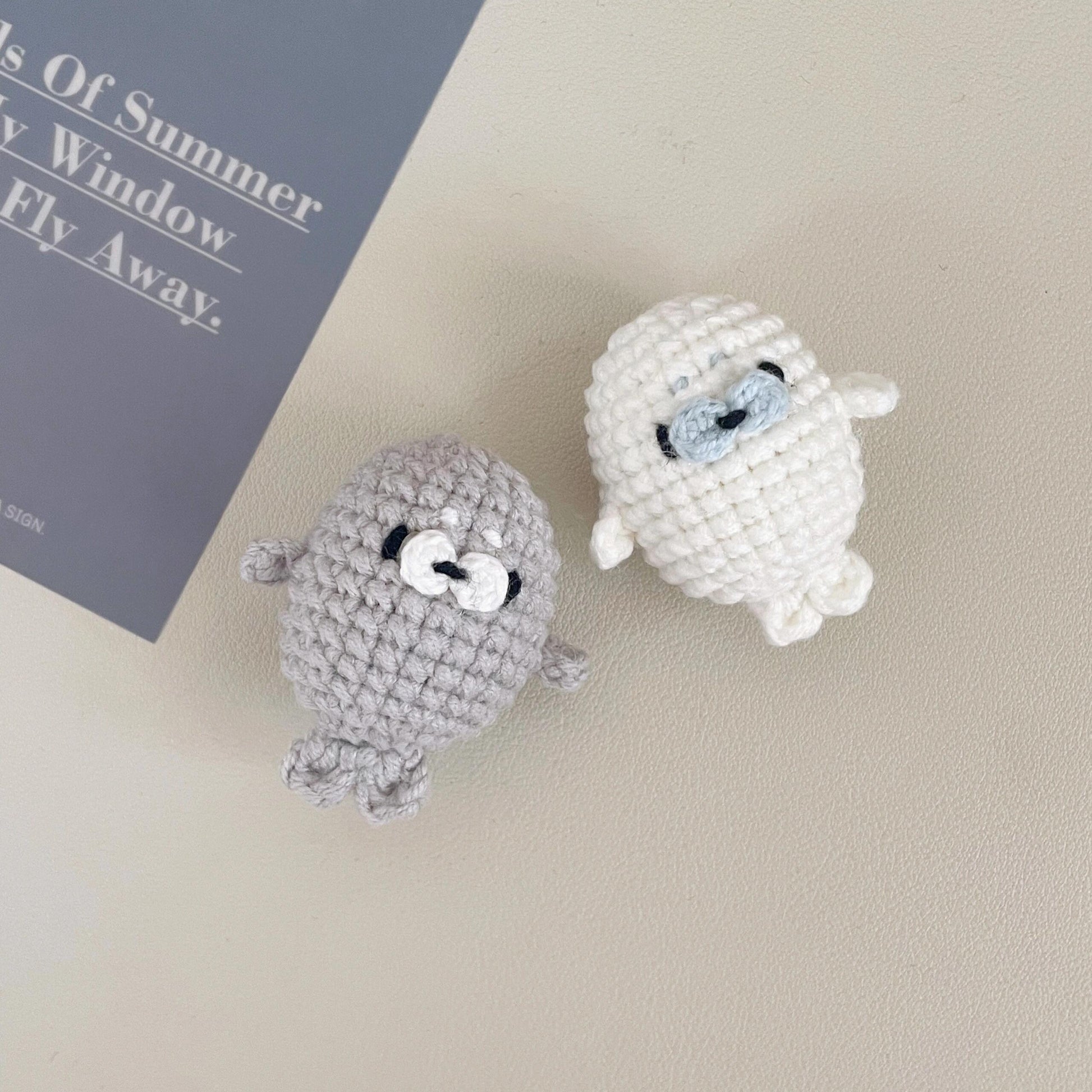 Crochet Seal Phone Charm, Amigurumi Seal Keychain, Cute Kawaii Animal Bag Charm, Handmade Ocean Animal Accessory, Gift for Seal Lover