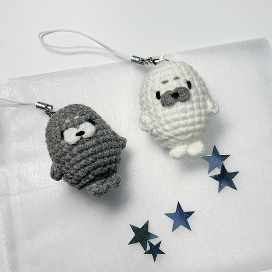 Crochet Seal Phone Charm, Amigurumi Seal Keychain, Cute Kawaii Animal Bag Charm, Handmade Ocean Animal Accessory, Gift for Seal Lover