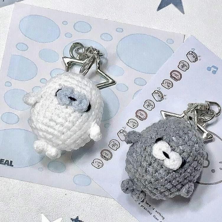 Crochet Seal Phone Charm, Amigurumi Seal Keychain, Cute Kawaii Animal Bag Charm, Handmade Ocean Animal Accessory, Gift for Seal Lover
