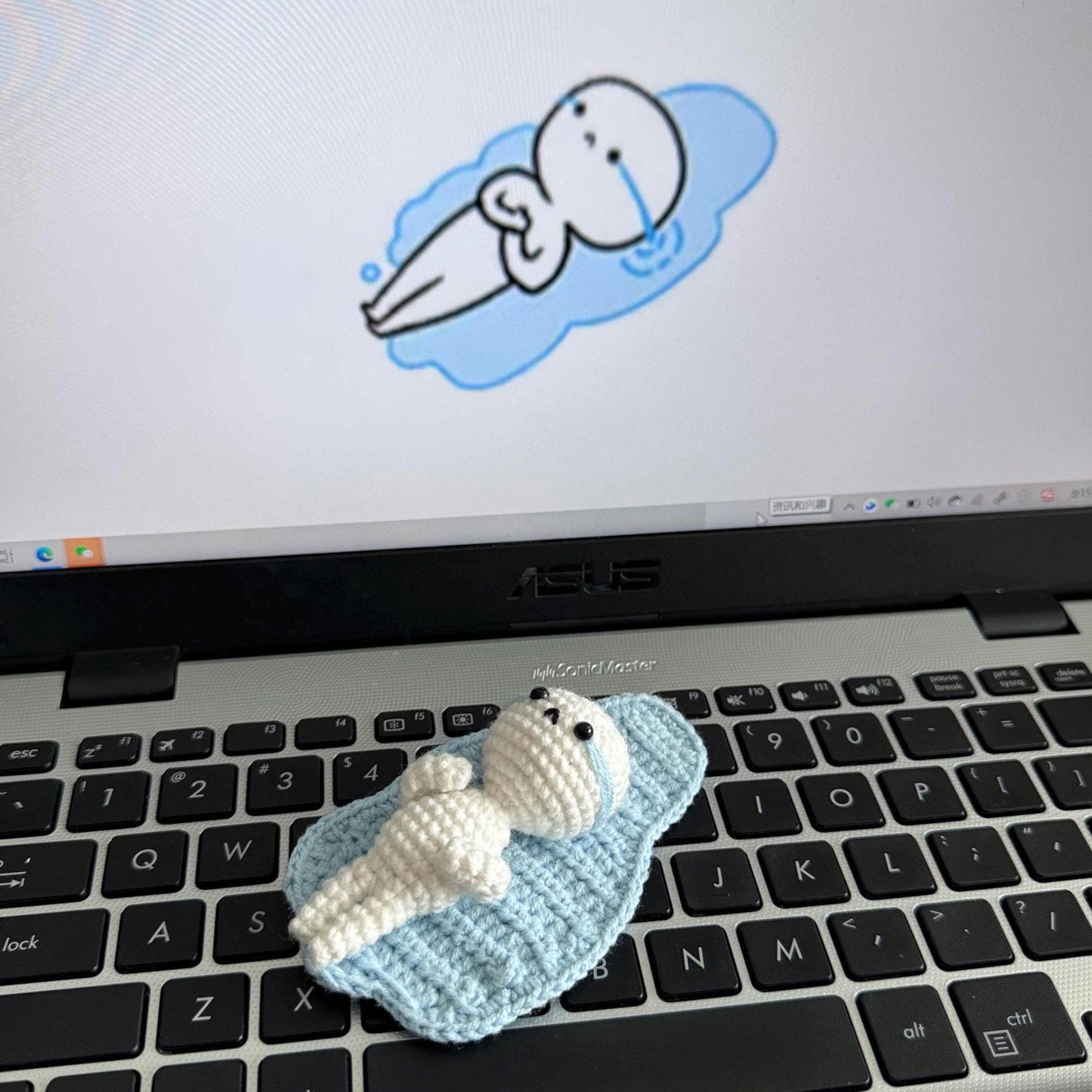 Handmade Crochet Crying Doll Decor, Cute Whimsical Amigurumi Figure, Mini Crochet Desk Ornament, Funny Emotional Plush, Unique Handmade Gift