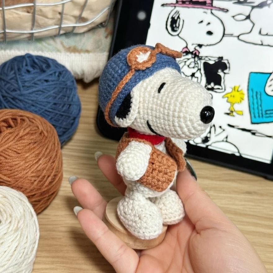 Pilot Snoopy Crochet Keychain, Aviator Dog Amigurumi Bag Charm, Handmade Cartoon Keyring Gift for Peanuts Lover