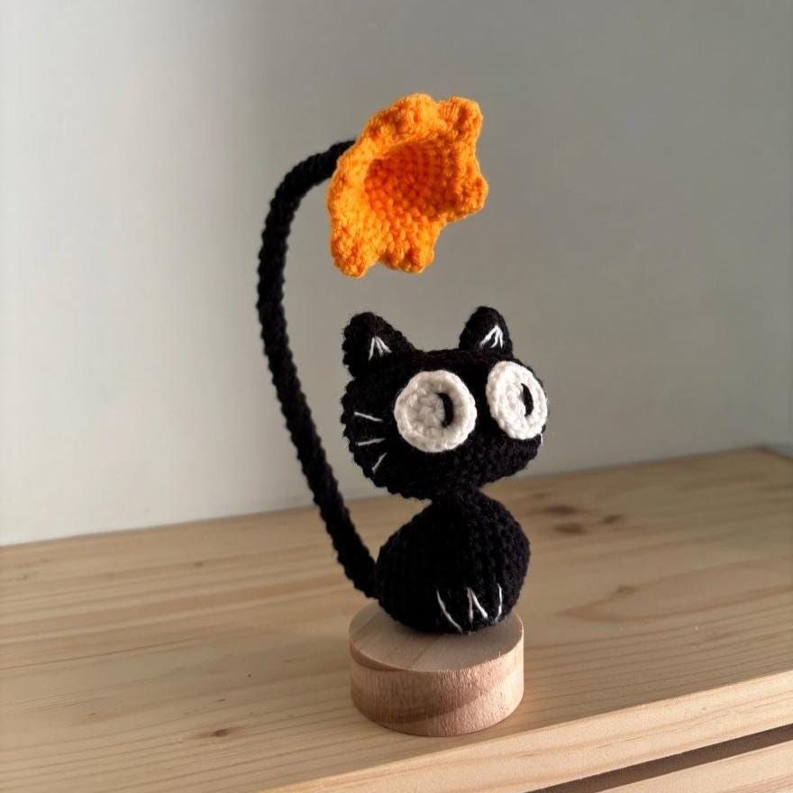 Crochet Cat Lamp, Amigurumi Cat Streetlight Decor, Kawaii Cat Night Light, Handmade Cat Desk Lamp, Cute Cat Room Decor, Cat Lover Gift