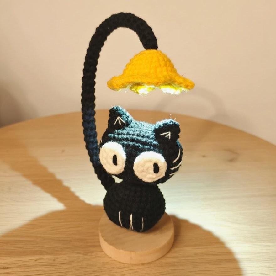 Crochet Cat Lamp, Amigurumi Cat Streetlight Decor, Kawaii Cat Night Light, Handmade Cat Desk Lamp, Cute Cat Room Decor, Cat Lover Gift