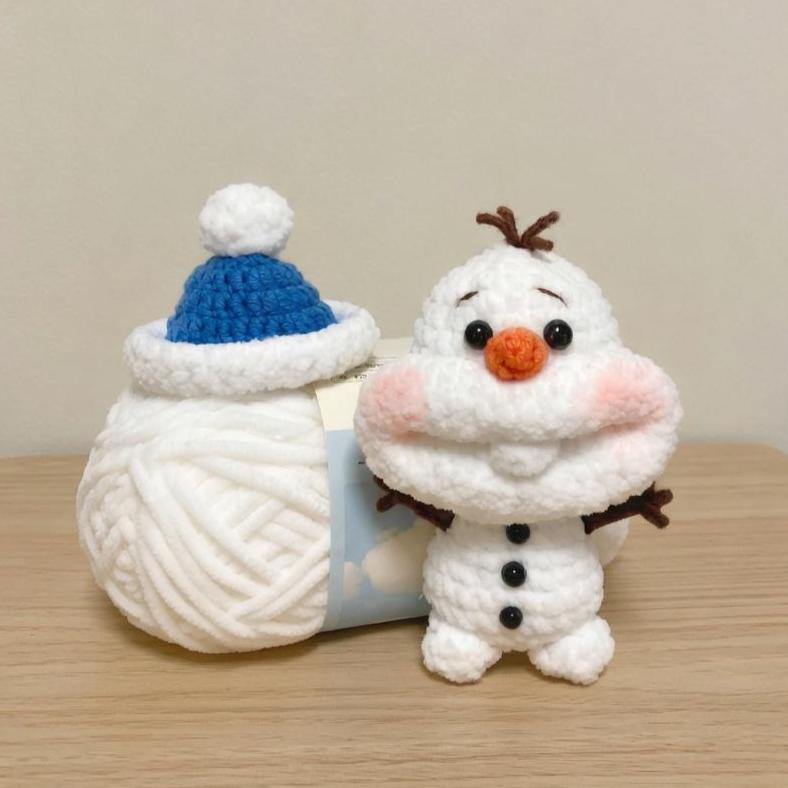 Crochet Olaf Snowman Keychain, Frozen Olaf Amigurumi Keychain, Cute Snowman Bag Charm, Handmade Crochet Keyring, Kawaii Winter Gift