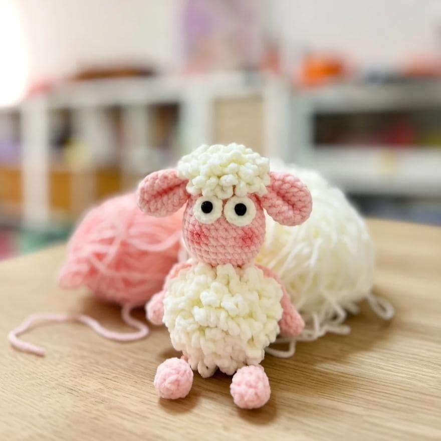 Crochet Sheep Bag Charm, Lamb Keychain, Cute Amigurumi Sheep Charm, Handmade Crochet Keychain, Kawaii Bag Charm, Gift for Sheep Lovers