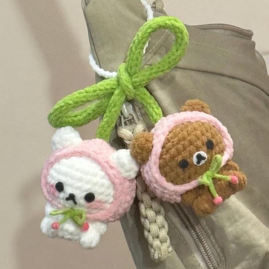 Crochet Bear Couple Bag Charm, Amigurumi Matching Keychains, Chunky Velvet Yarn Backpack Accessory, Cute Handmade Kawaii Gift for Besties