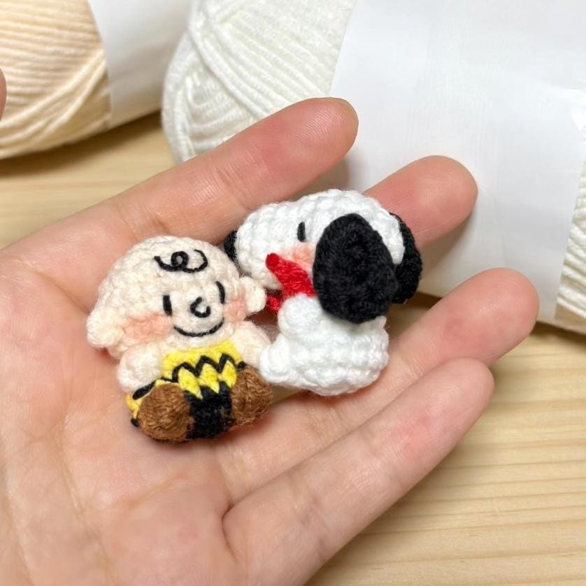 Mini Crochet Snoopy and Woodstock Keychains, Handmade Amigurumi Bag Charms, Cute Cartoon Animal Plushies, Crochet Phone Charm