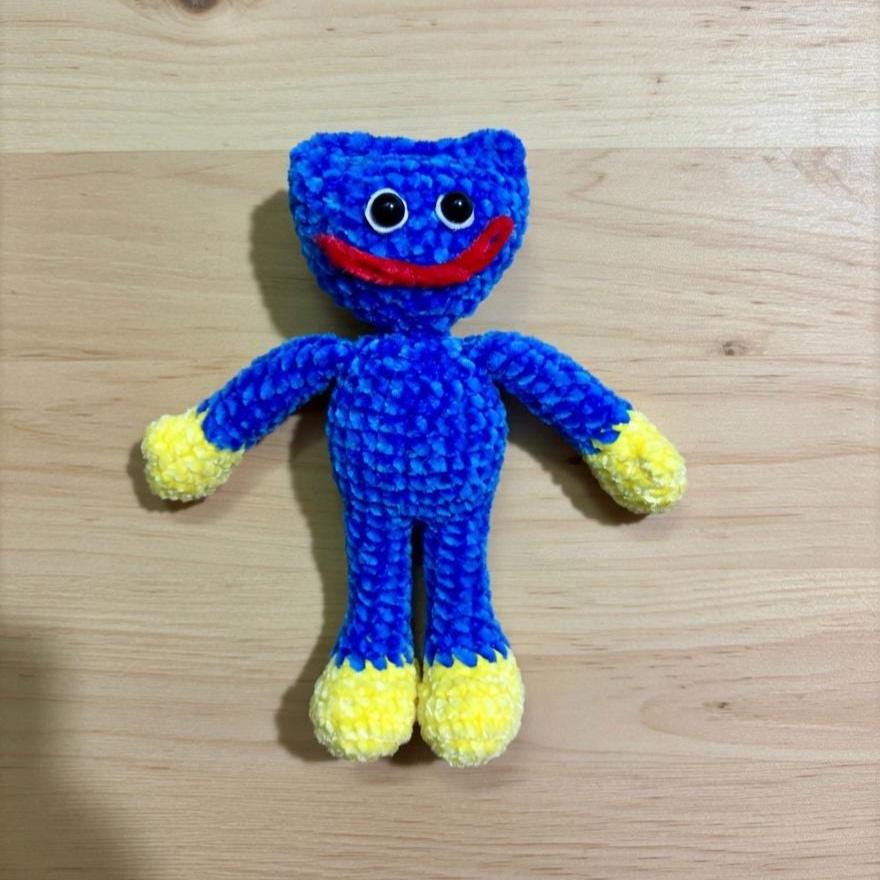 Crochet Blue & Pink Monster Keychain, Cute Amigurumi Keyring, Horror Game Inspired Doll, Handmade Gift for Gamers, Couple Monster Keychain