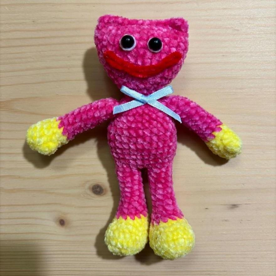 Crochet Blue & Pink Monster Keychain, Cute Amigurumi Keyring, Horror Game Inspired Doll, Handmade Gift for Gamers, Couple Monster Keychain
